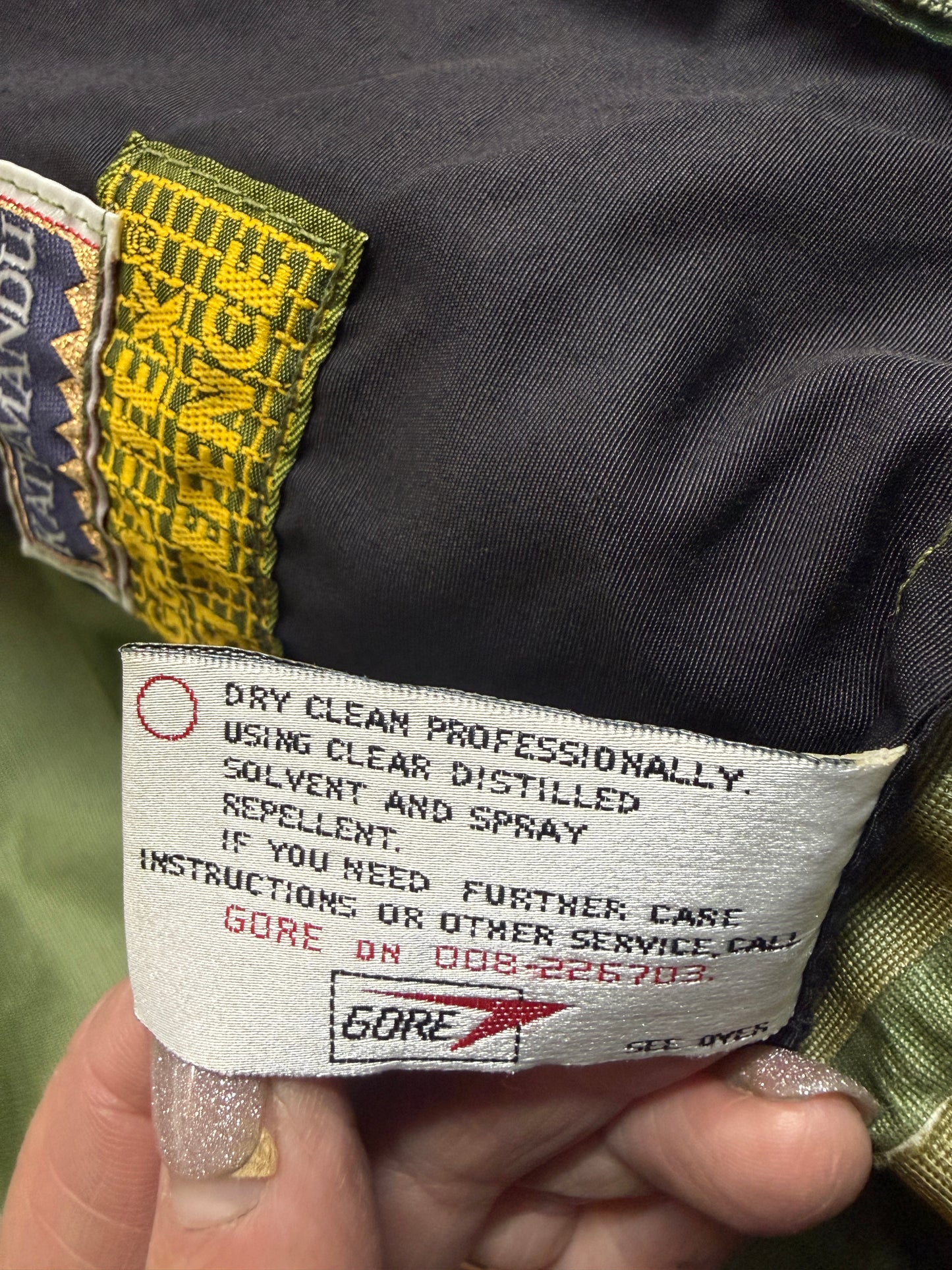 NZ army Goretex Jacket made by Kathmandu (in Excellant Condition) Large/Xtra Large