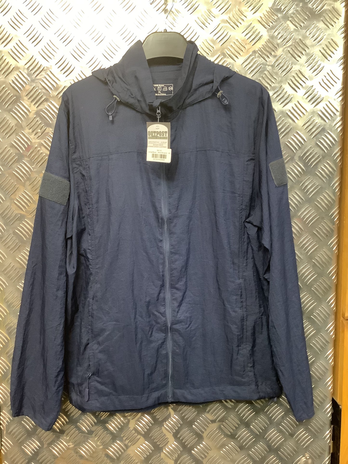 JungleBase - Wind Breaker - Clearance