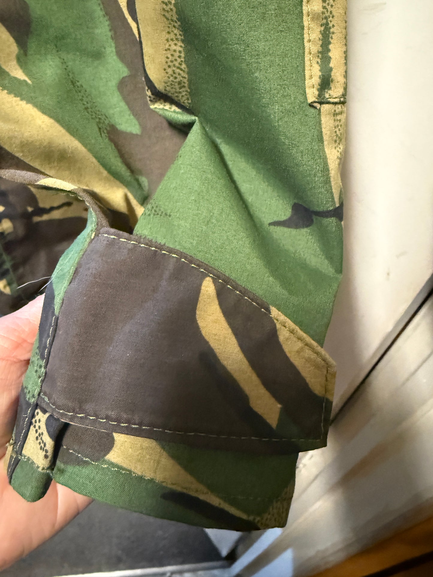 NZ army Goretex Jacket made by Kathmandu (in Excellant Condition) Large/Xtra Large