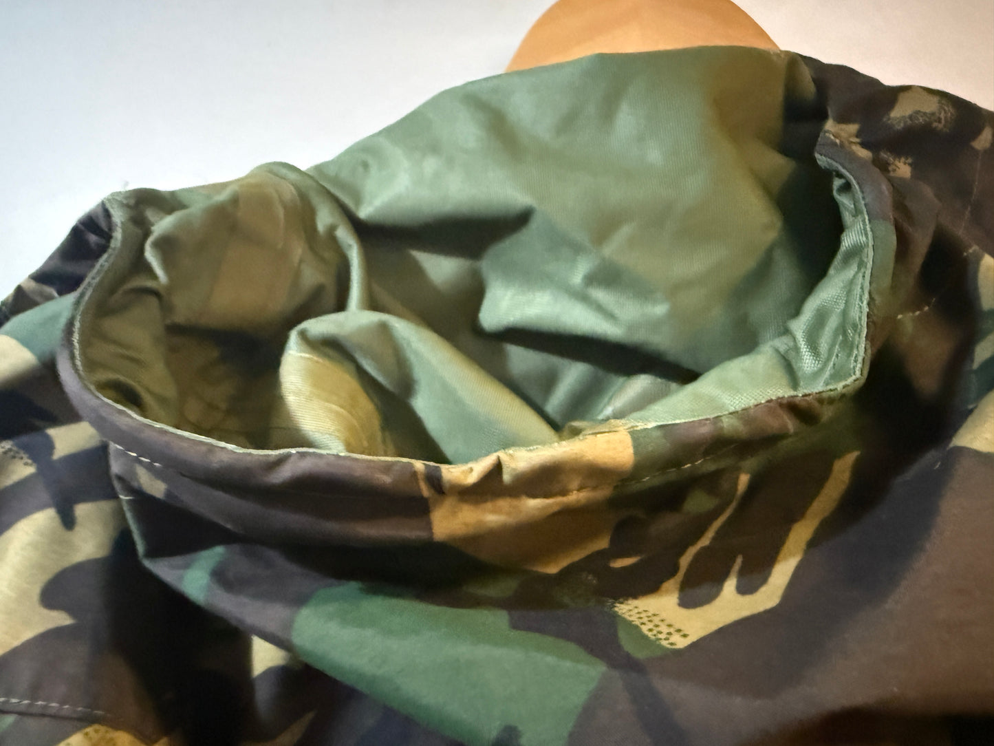 NZ army Goretex Jacket made by Kathmandu (in Excellant Condition) Large/Xtra Large